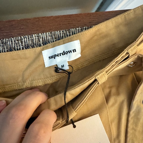 NWT Superdown Zara Mini Skirt in Khaki - Picture 4 of 4